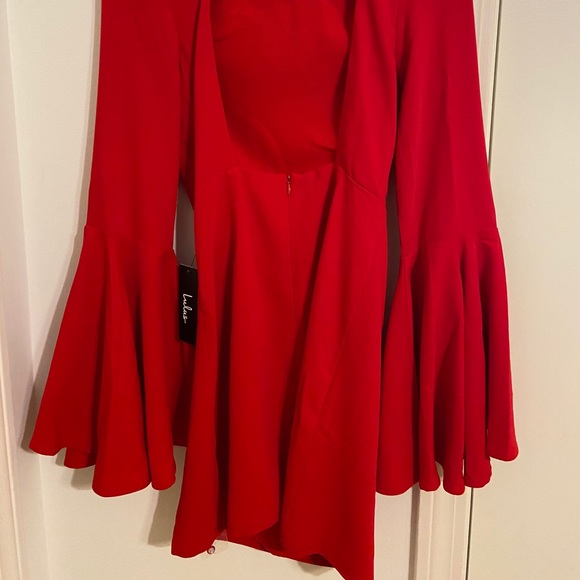 BRAND NEW WITH TAGS LULUS RED BELL SLEEVE DRESS - Picture 3 of 5